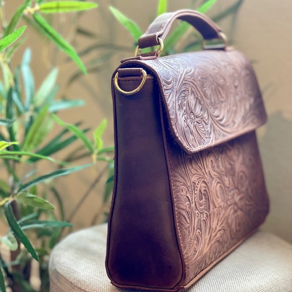 Hand Tooled Leather Bag - Picture 4 of 5